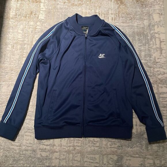 🚨 3 for $25 - AMERICAN Eagle Navy Bomber Sweatshirt - Picture 2 of 11